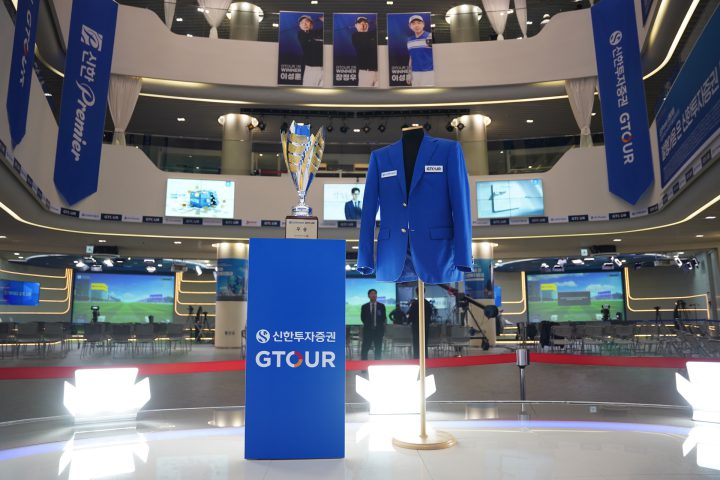 2026 GTOUR 4차 대회_우승 트로피 및 챔피언 재킷