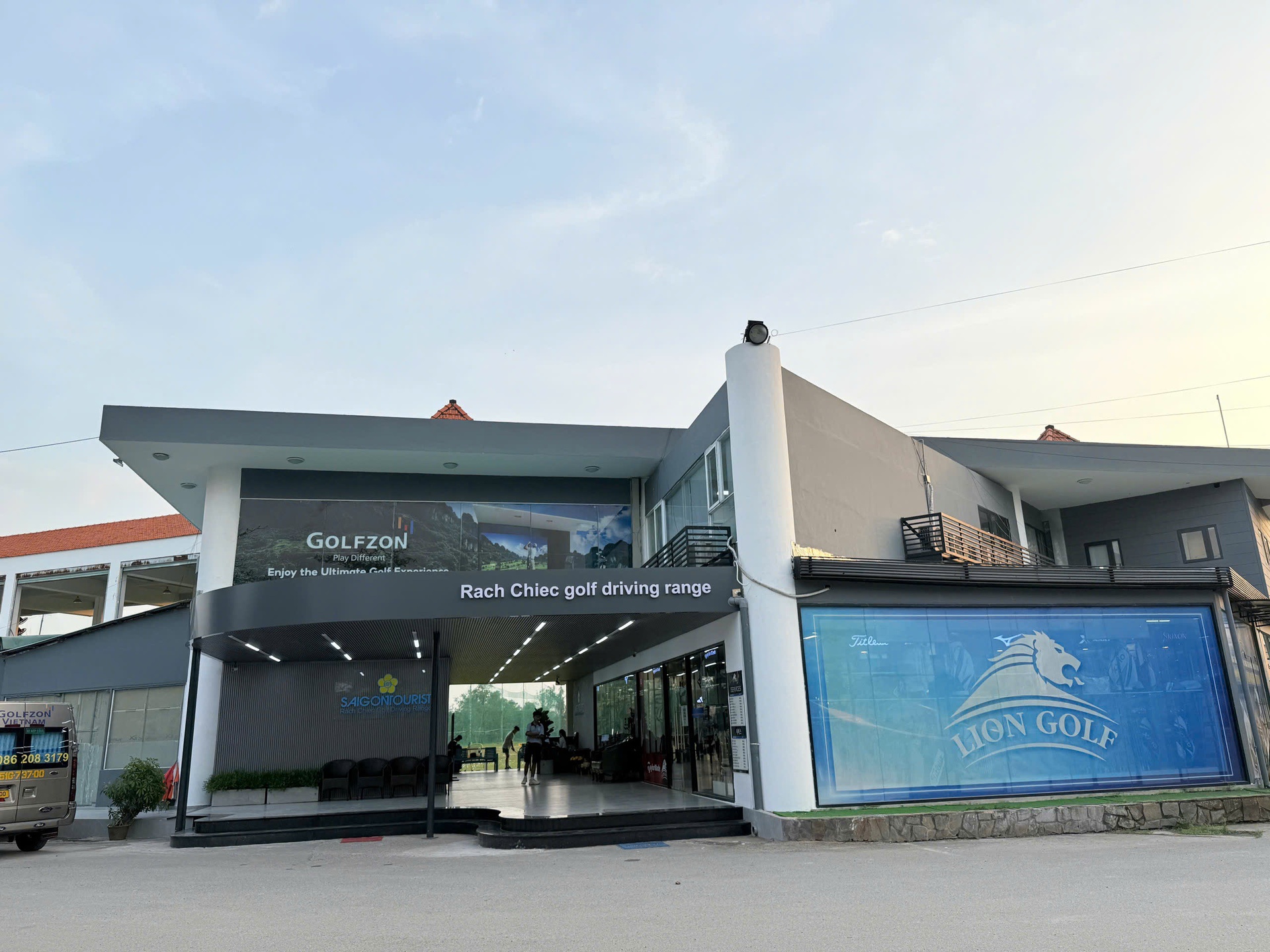 GOLFZON VIETNAM RACH CHIEC GOLF DRIVING RANGE (2)