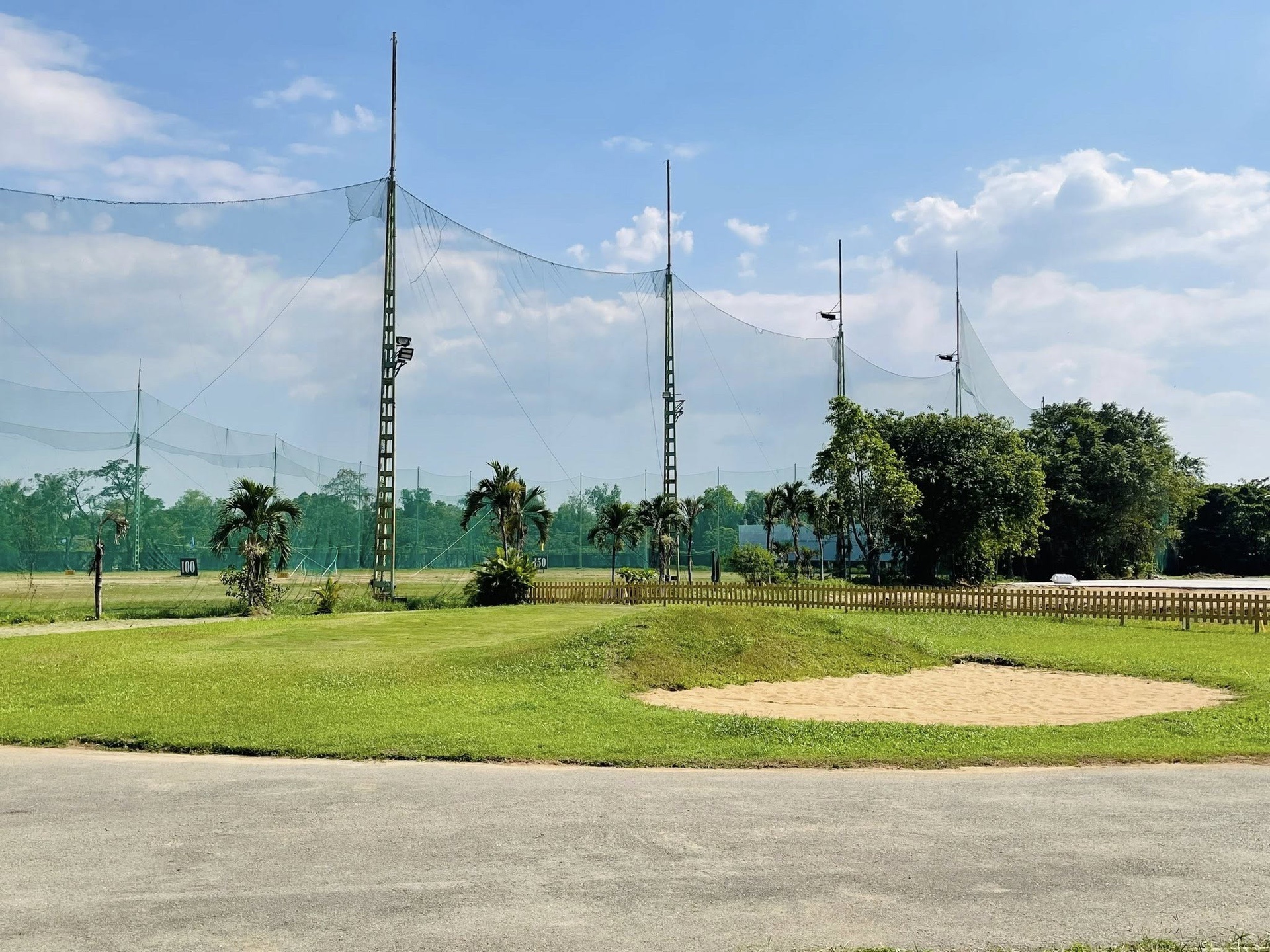 GOLFZON VIETNAM RACH CHIEC GOLF DRIVING RANGE (4)