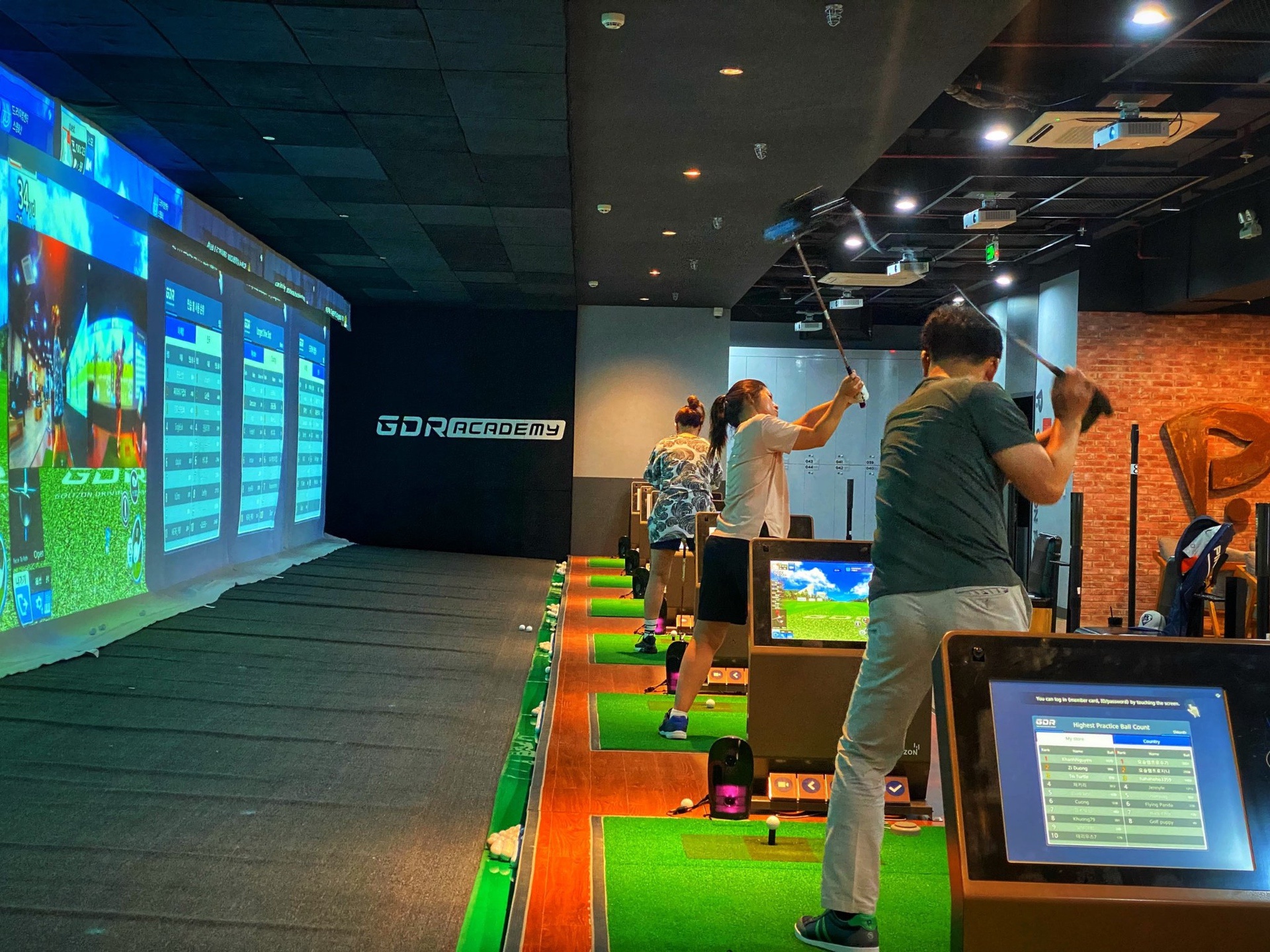GOLFZON VIETNAM 직영매장 (4)
